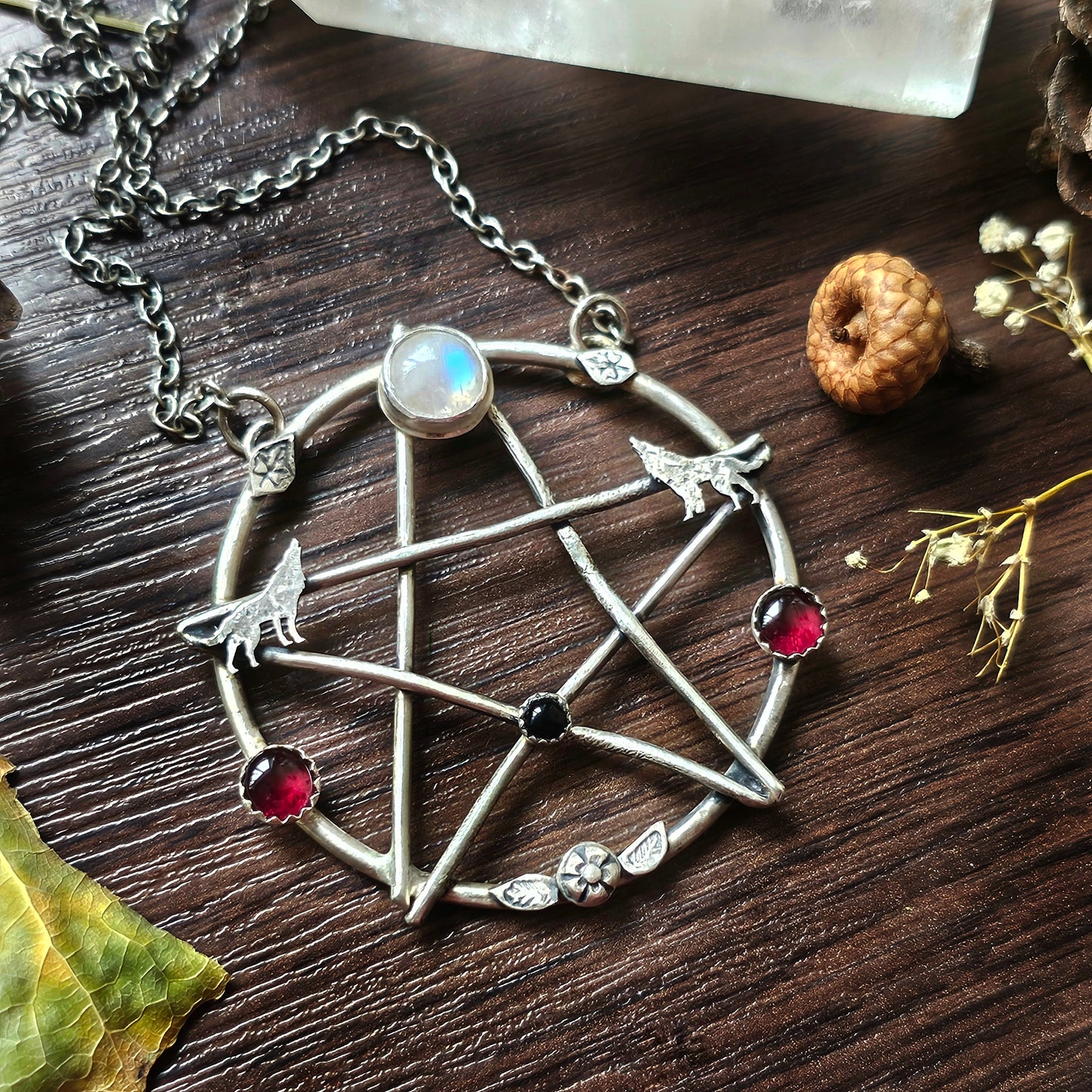 Howling Wolves Pentacle 4